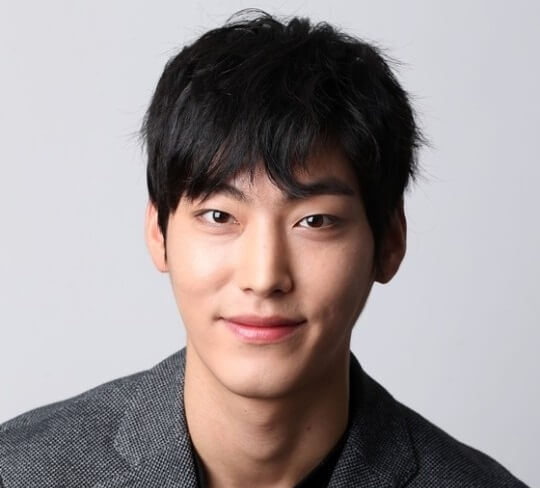 パク・ヨンウン-女優・俳優人気ランキング|韓国俳優女優タレント図鑑